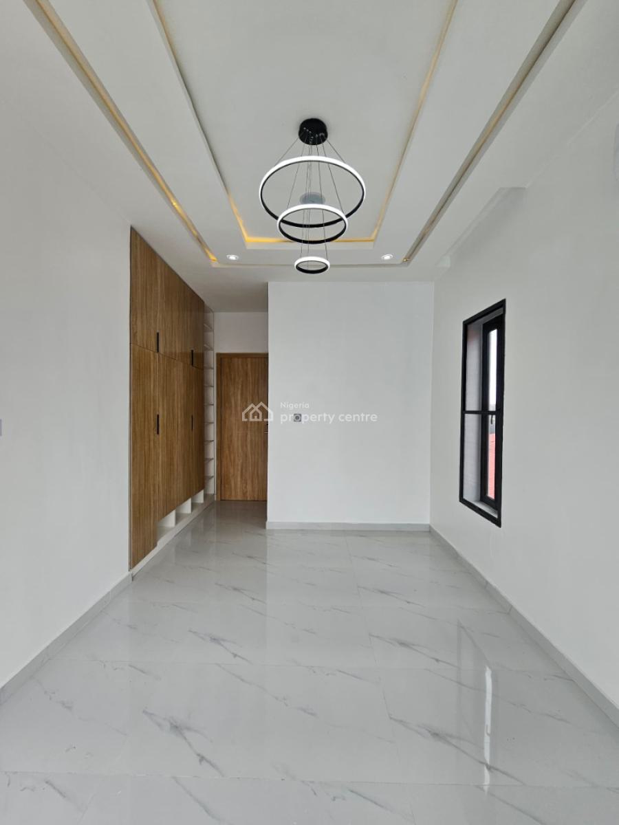 Nice 2 Bedroom Apartment W/ Gym, Pool, Elevator in a Prime Area, Ikate, Lekki, Lagos, Flat / Apartment for Sale