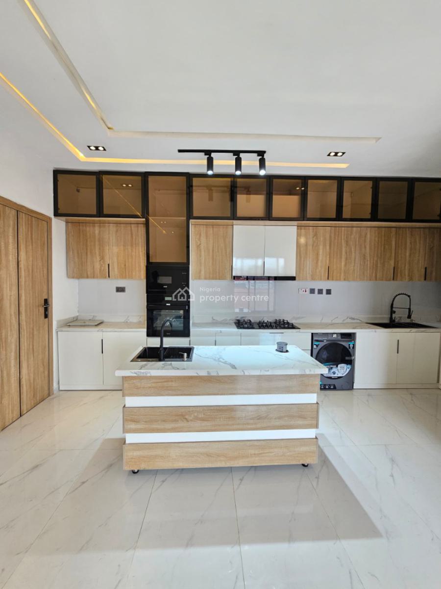 Nice 2 Bedroom Apartment W/ Gym, Pool, Elevator in a Prime Area, Ikate, Lekki, Lagos, Flat / Apartment for Sale