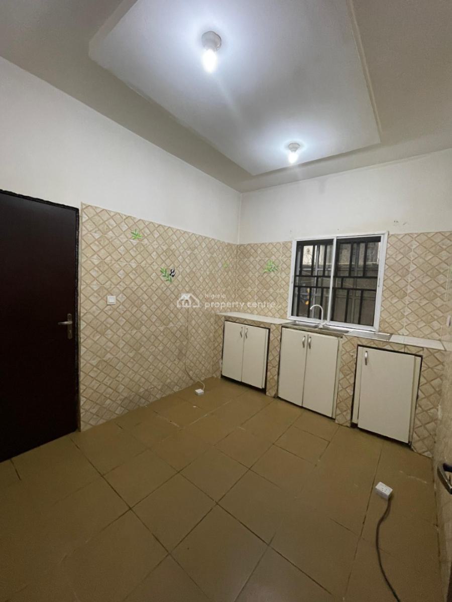 Standard 3 Bedrooms Flat, After Berger Yard, By Nigerian - Ghana School, Life Camp, Abuja, Flat / Apartment for Rent