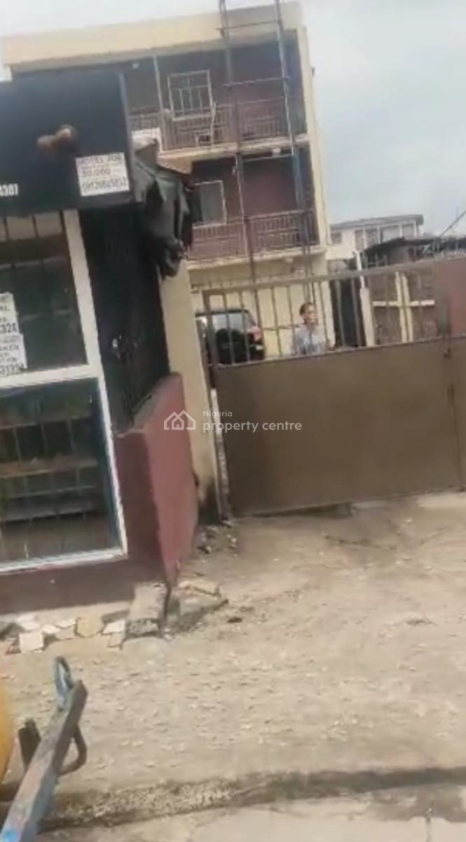 Block of 5 Nos. of 2 Bedroom Flats and a Mini Flat, Ijesha Road, Surulere, Lagos, Block of Flats for Sale