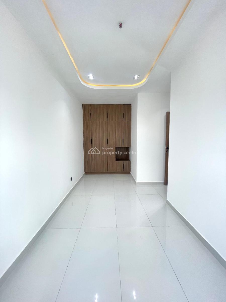 Luxurious 4 Bedroom Maisonette Fully Serviced with a Pool, Lekki Phase 1, Lekki, Lagos, Flat / Apartment for Sale