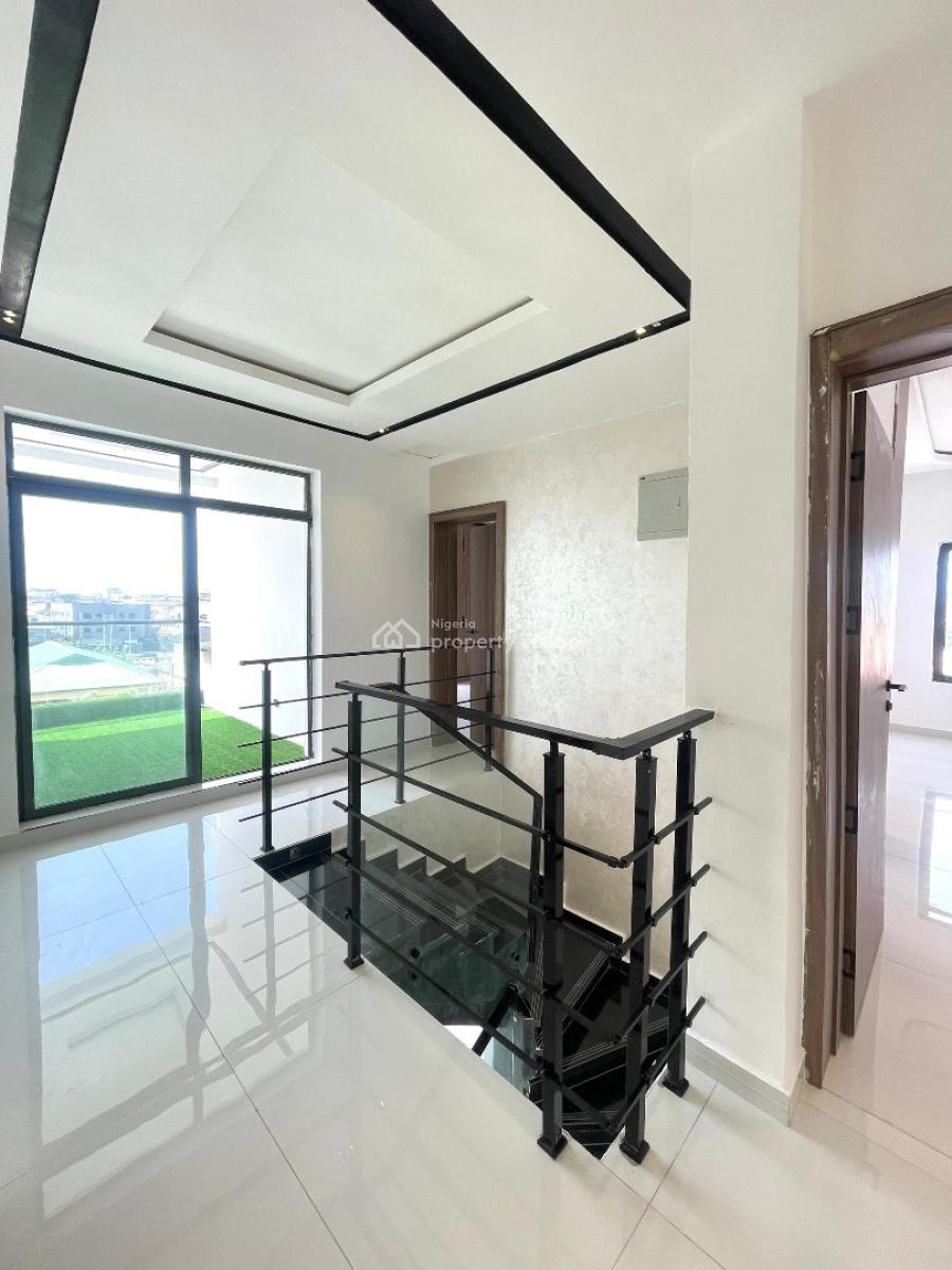Luxurious 4 Bedroom Maisonette Fully Serviced with a Pool, Lekki Phase 1, Lekki, Lagos, Flat / Apartment for Sale