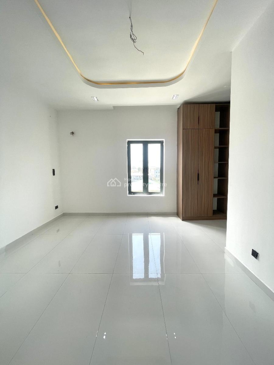 Luxurious 4 Bedroom Maisonette Fully Serviced with a Pool, Lekki Phase 1, Lekki, Lagos, Flat / Apartment for Sale