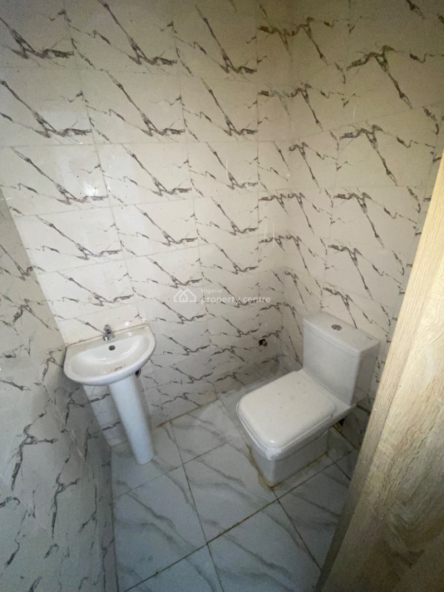Luxury Three Bedroom Block of Flat, News Engineering, Dawaki, Gwarinpa, Abuja, Flat / Apartment for Rent