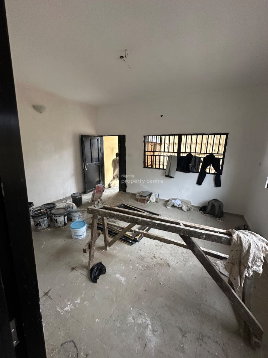 a Spacious Room Self Contain Apartment  in a Cozy Neighborhood, 6th Avenue Before Charlie Boy Gate, Gwarinpa, Abuja, Self Contain (single Rooms) for Rent