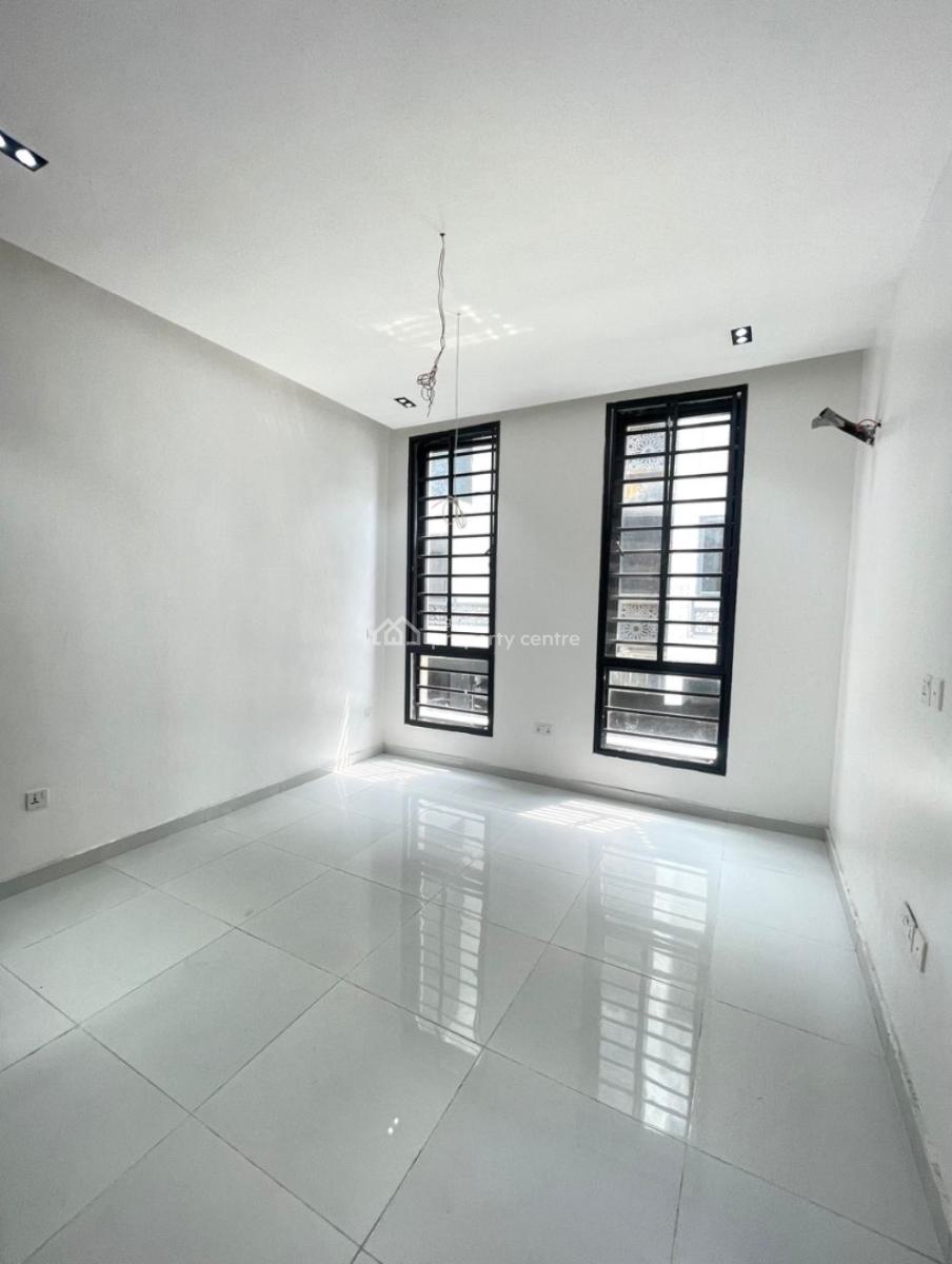 Beautiful 2 Bedroom Apartment with a Pool and Gym, Ologolo, Lekki, Lagos, Flat / Apartment for Sale