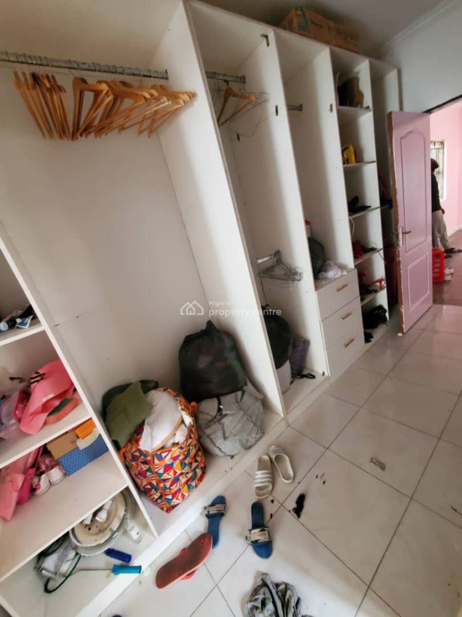 Spacious 2 Bedroom Flats, Lekki Phase 1, Lekki, Lagos, Flat / Apartment for Rent