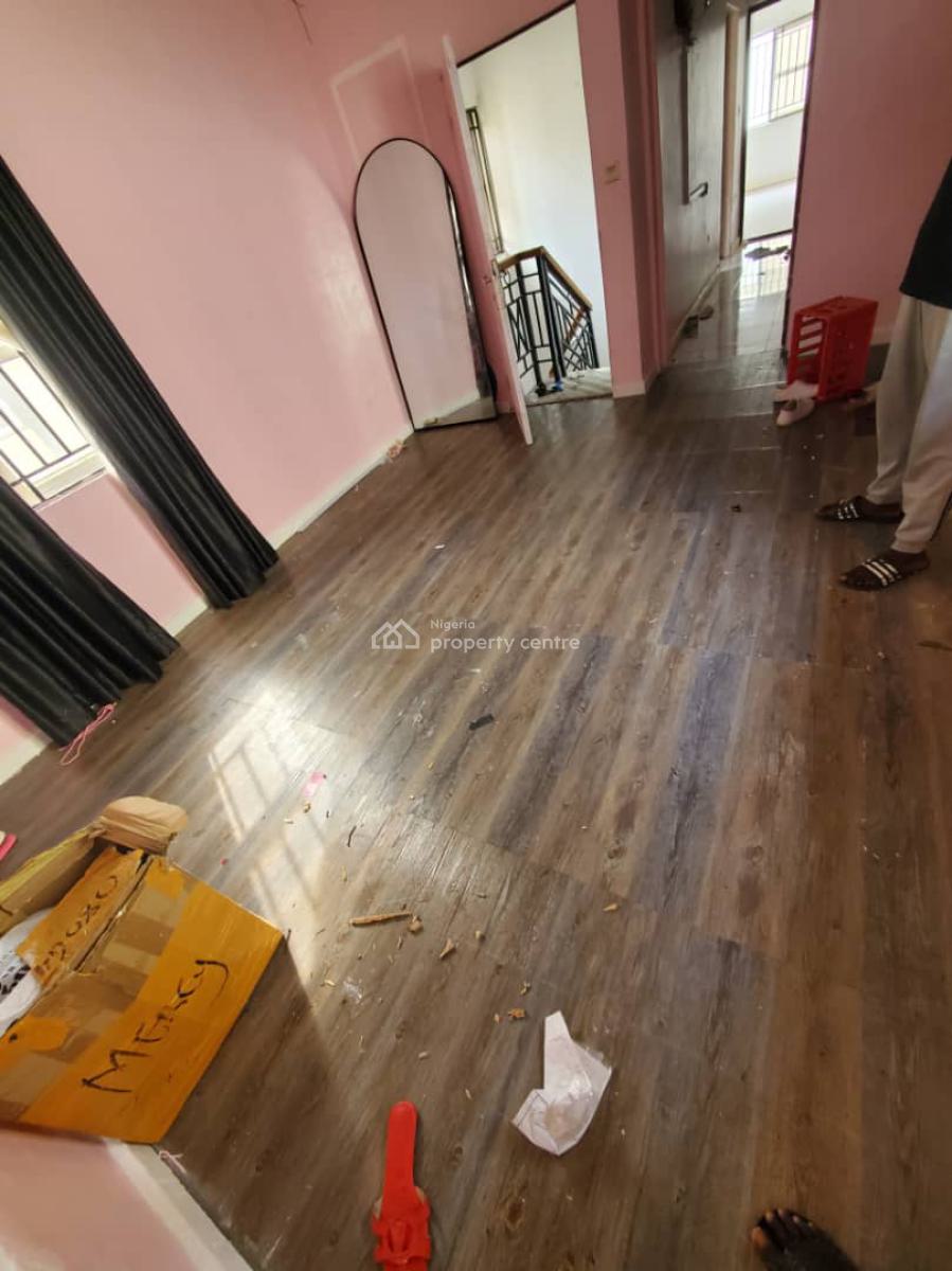 Spacious 2 Bedroom Flats, Lekki Phase 1, Lekki, Lagos, Flat / Apartment for Rent