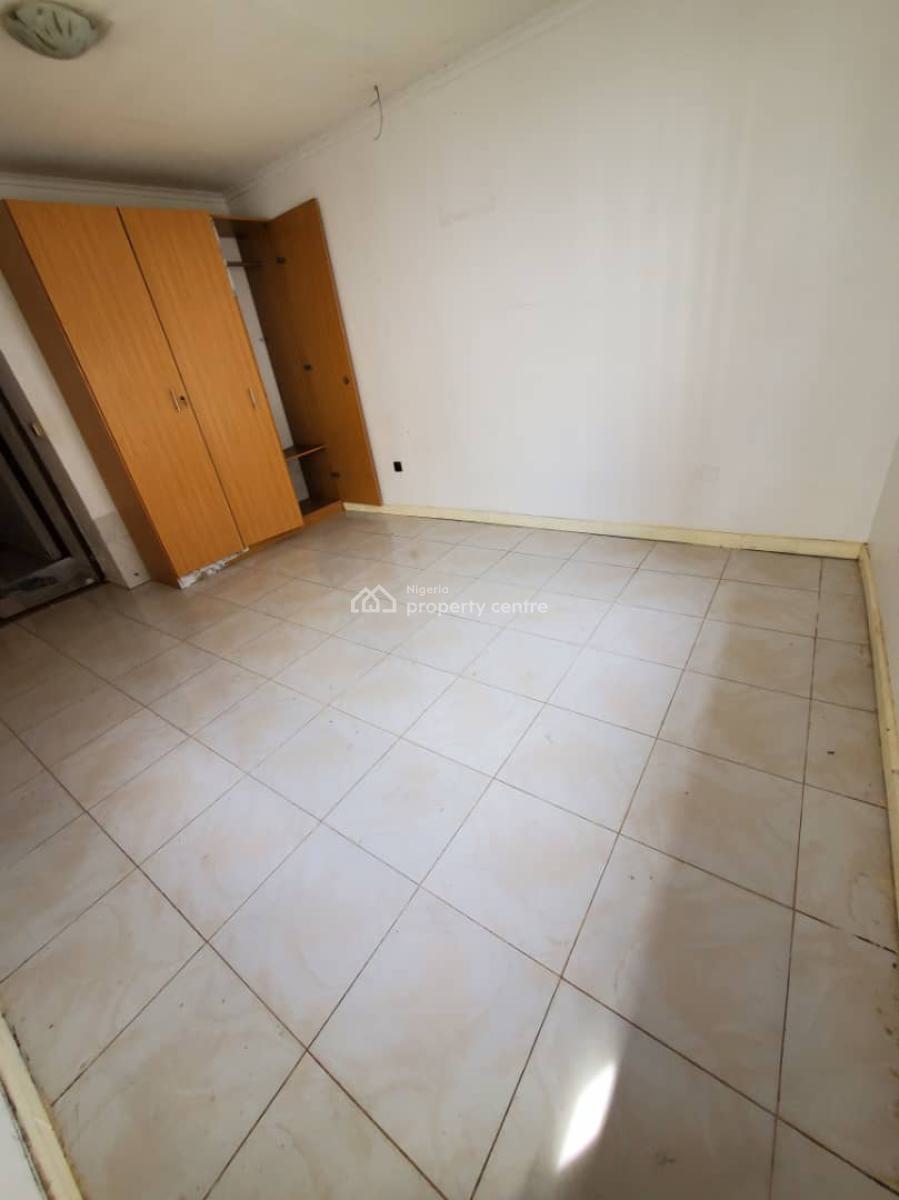 Spacious 2 Bedroom Flats, Lekki Phase 1, Lekki, Lagos, Flat / Apartment for Rent