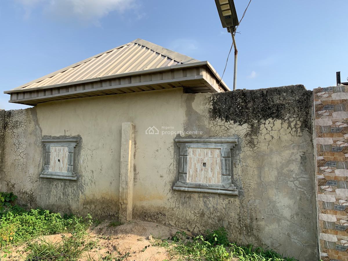 2unit of 1bedroom/1unit of 2bedroom/ Security House, 34 Damilola Ogunsanya Heritage Estate Agunfoye Igbogbo Ikorodu Lagos, Ikorodu, Lagos, Block of Flats for Sale