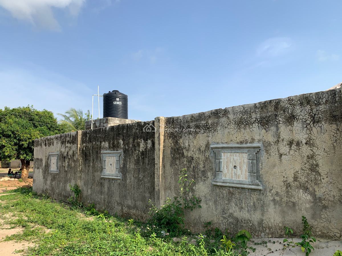 2unit of 1bedroom/1unit of 2bedroom/ Security House, 34 Damilola Ogunsanya Heritage Estate Agunfoye Igbogbo Ikorodu Lagos, Ikorodu, Lagos, Block of Flats for Sale