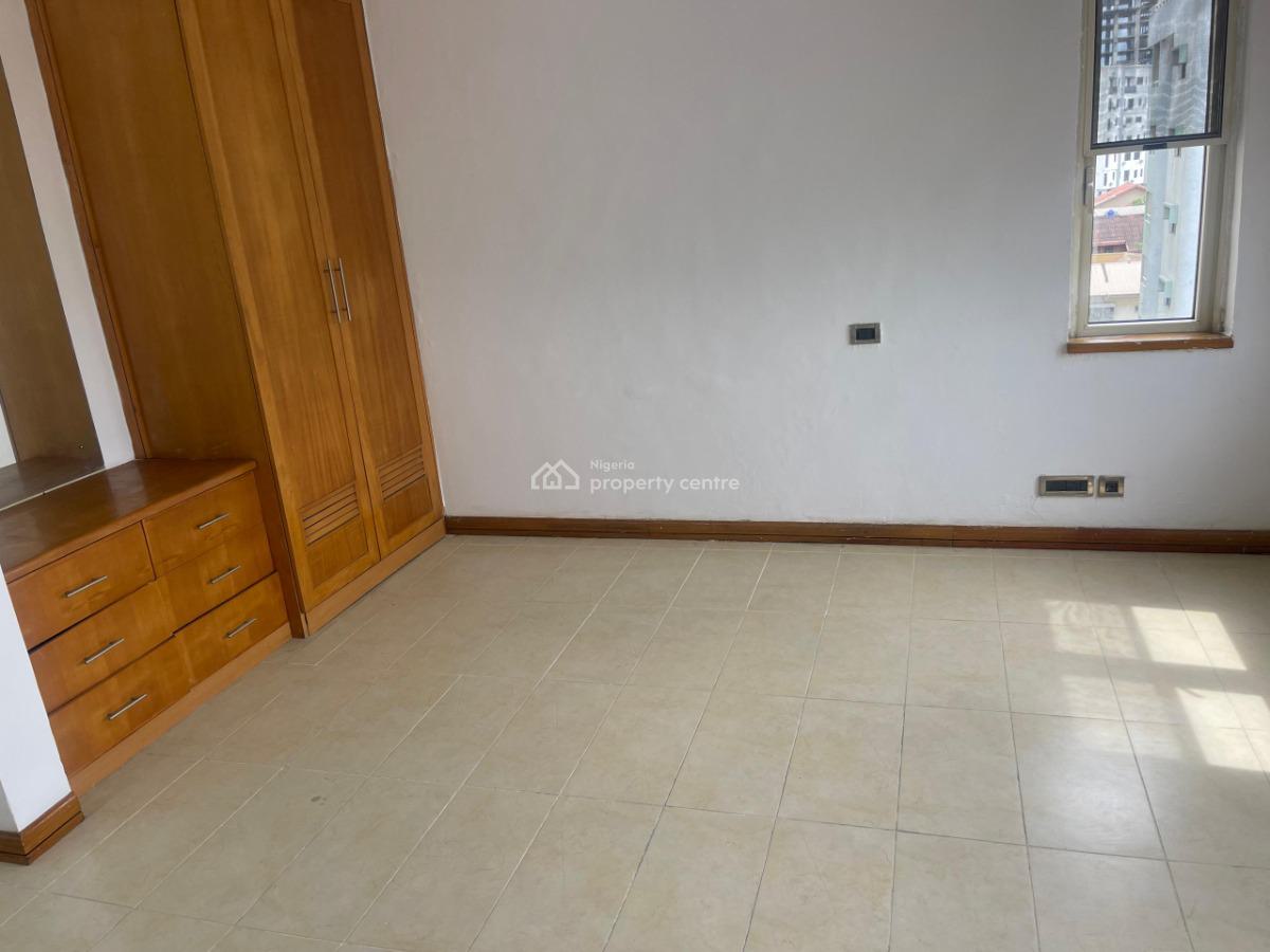 Clean and Spacious 3bedroom Flat with Bq, Gym and Swimmingpool, Ikoyi, Lagos, Flat / Apartment for Rent