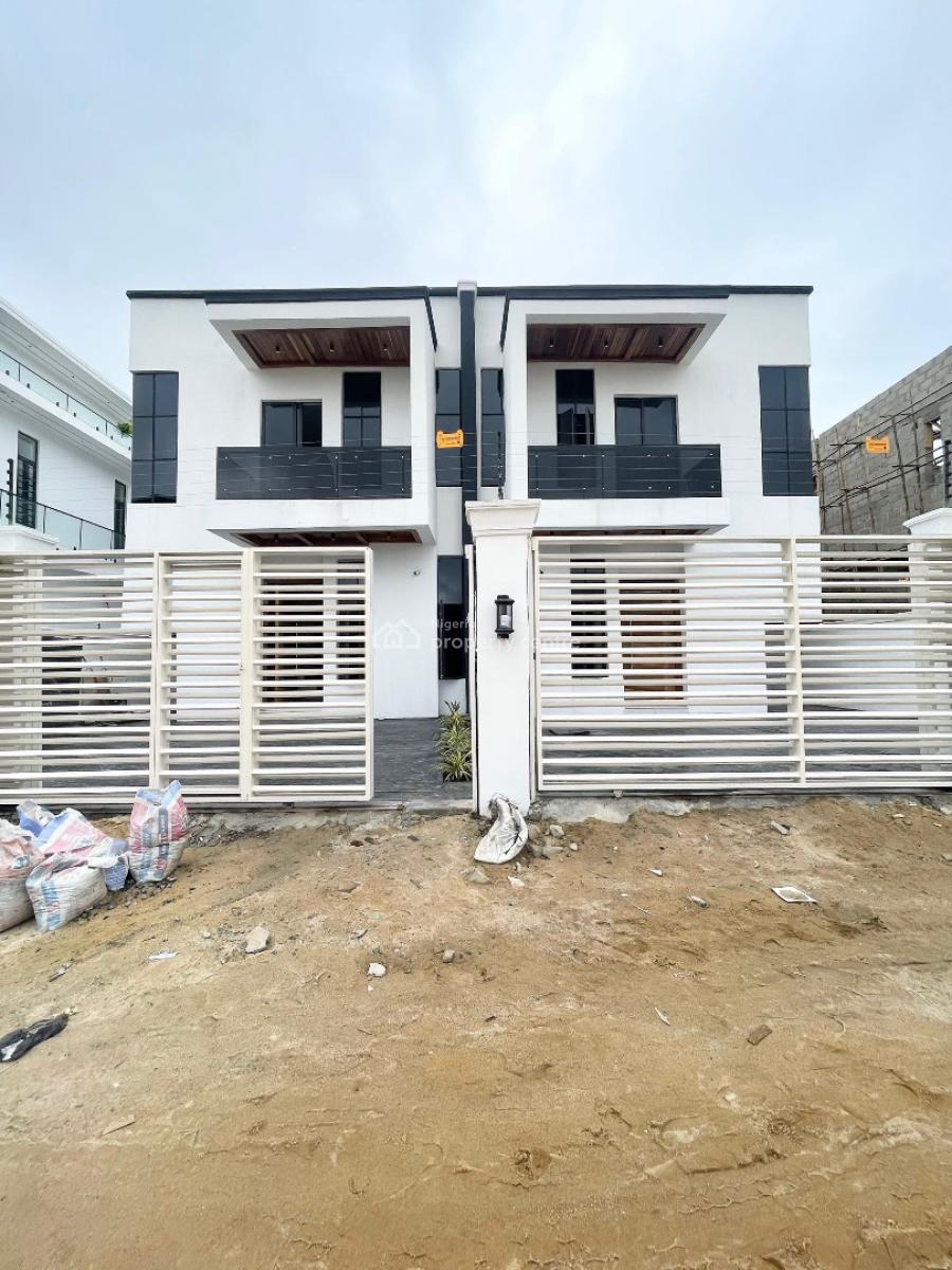 a Self Compound 4 Bedroom Semi Detached Duplex in Chevron, Chevron Lekki Lagos, Lekki, Lagos, Semi-detached Duplex for Sale