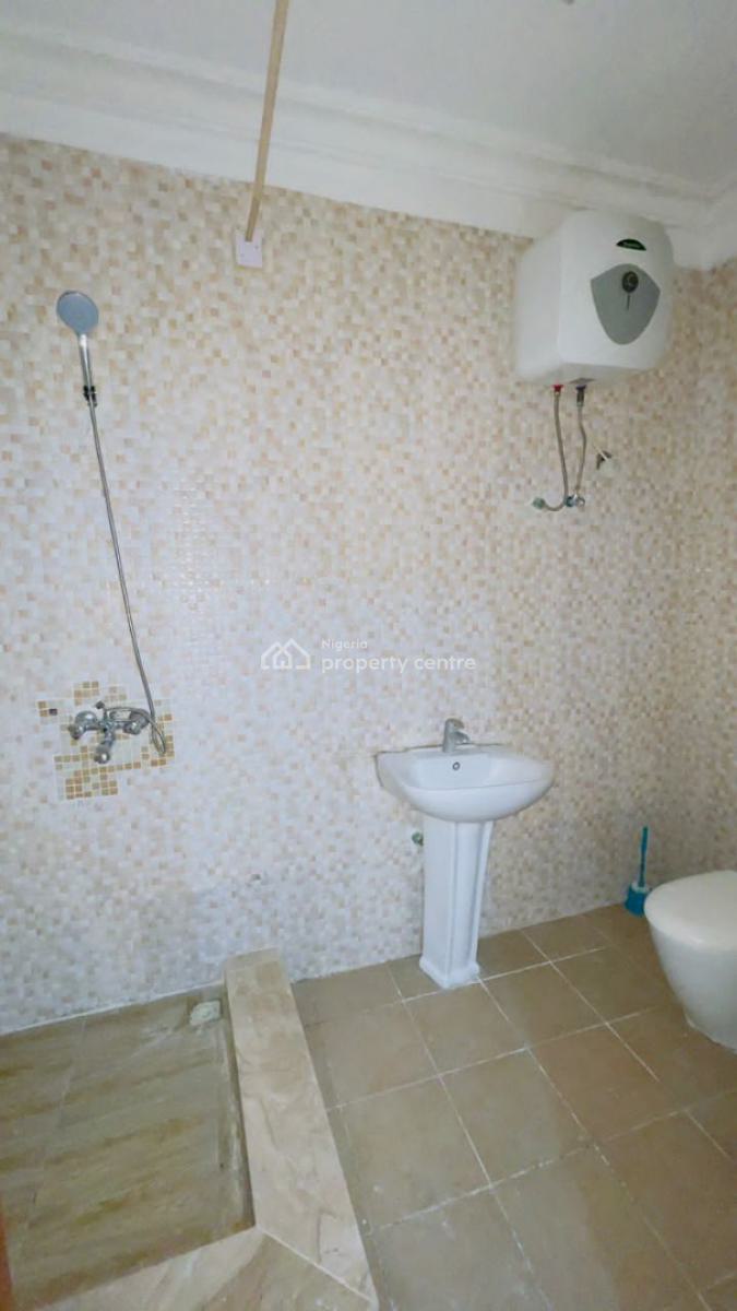 Self Serviced Newly Renovated 3 Bedroom Flat with Bq., Lekki Phase 1, Lekki, Lagos, Flat / Apartment for Rent