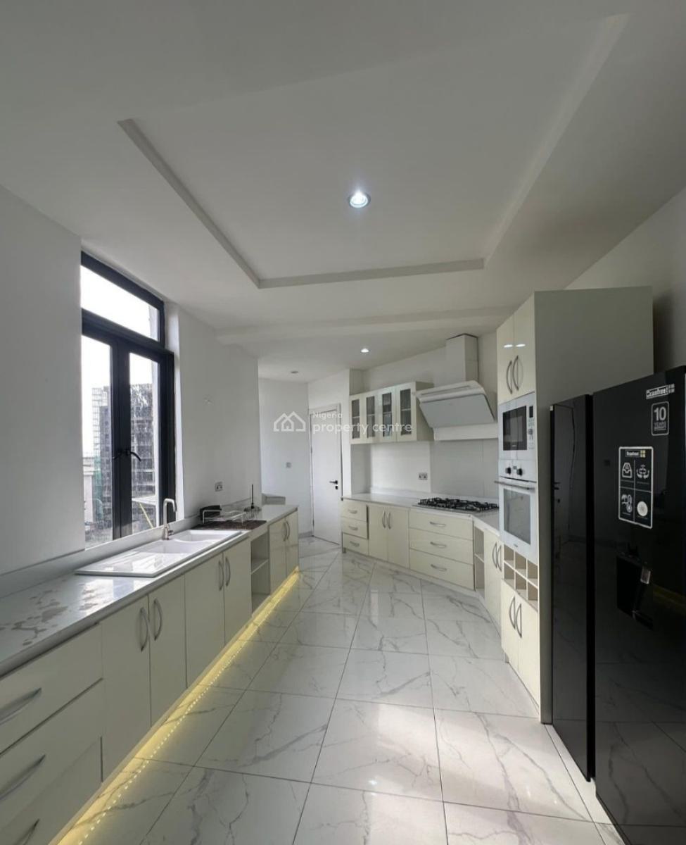 Tastefully Furnished and Serviced with 24/7 Power Supply 3 Bedroom En-suite, Lekki Phase 1, Lekki, Lagos, Flat / Apartment for Rent