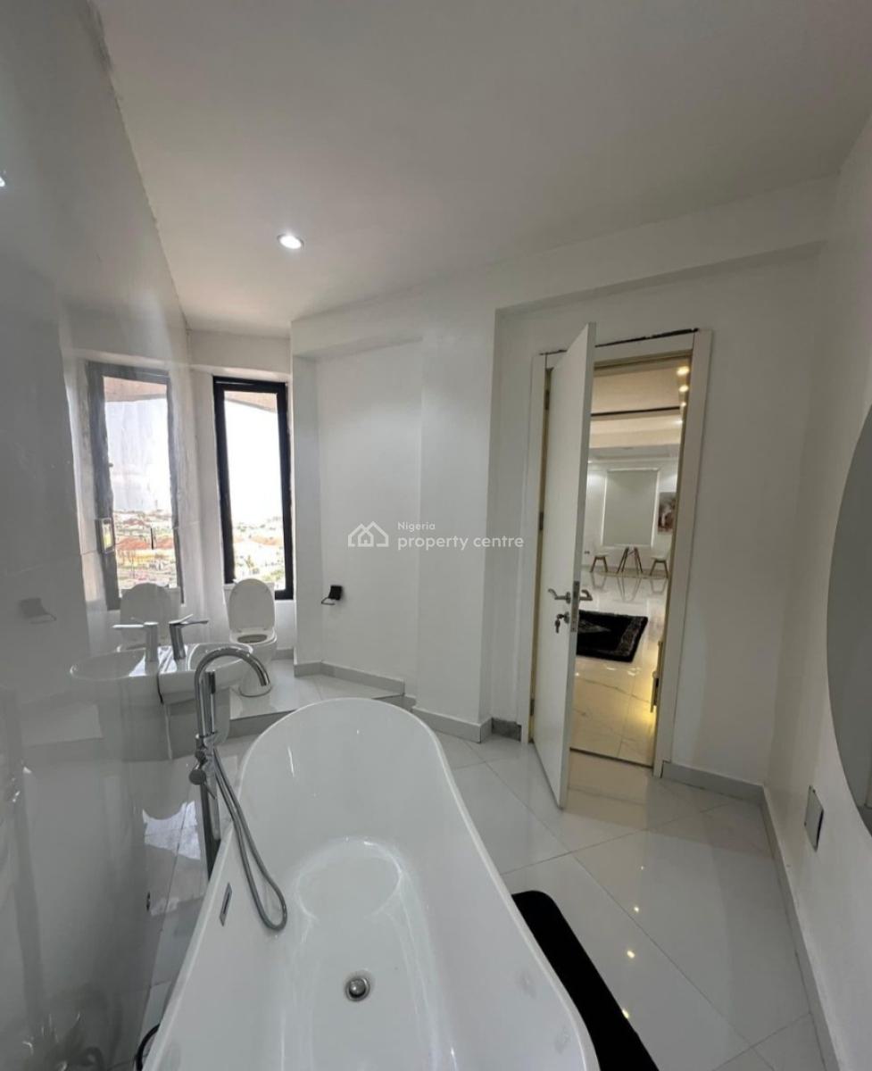 Tastefully Furnished and Serviced with 24/7 Power Supply 3 Bedroom En-suite, Lekki Phase 1, Lekki, Lagos, Flat / Apartment for Rent