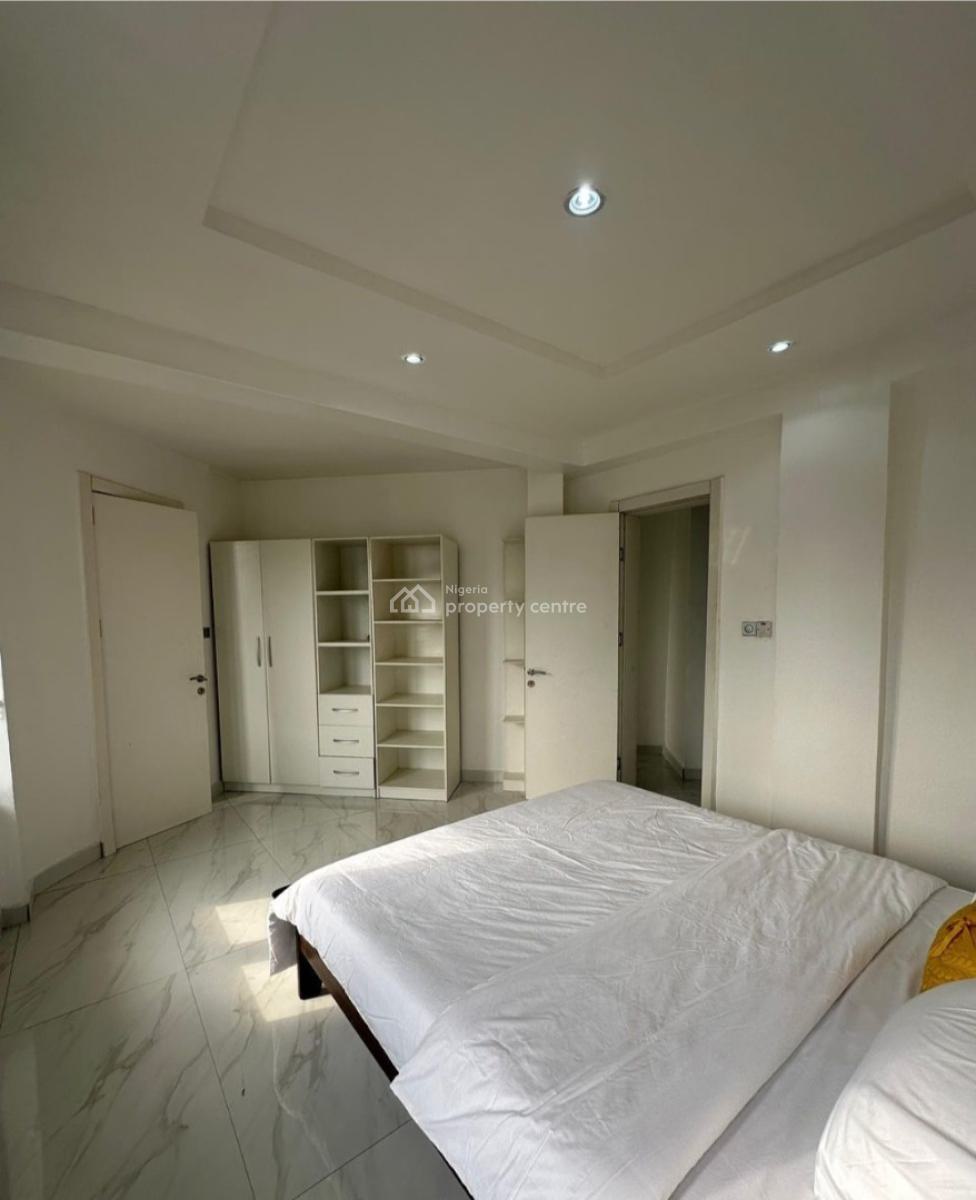 Tastefully Furnished and Serviced with 24/7 Power Supply 3 Bedroom En-suite, Lekki Phase 1, Lekki, Lagos, Flat / Apartment for Rent