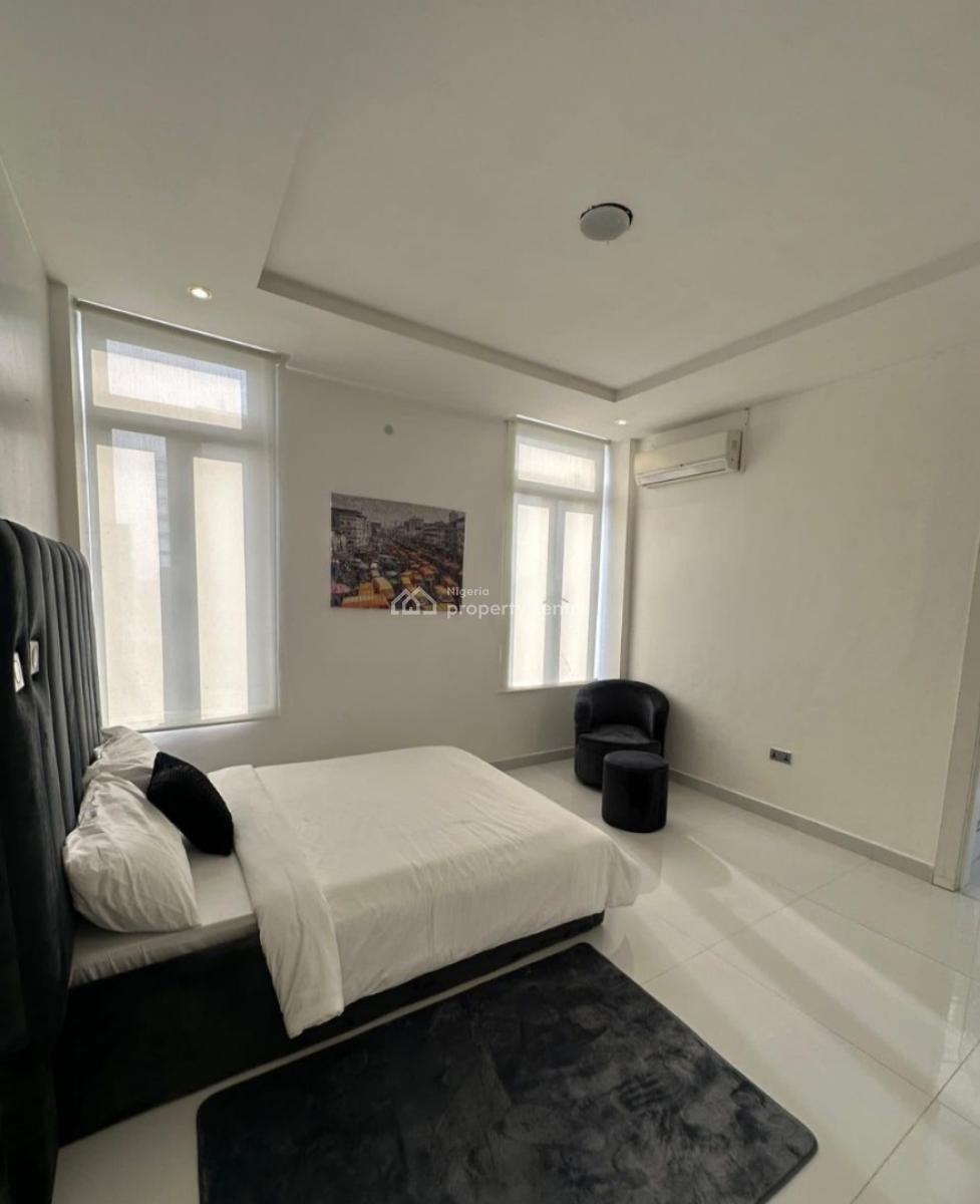 Tastefully Furnished and Serviced with 24/7 Power Supply 3 Bedroom En-suite, Lekki Phase 1, Lekki, Lagos, Flat / Apartment for Rent