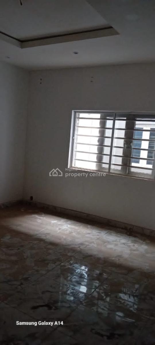 Luxury 3 Bedroom Apartment, Ajose Street, Off Jubril Martins Street, Surulere, Lagos, Flat / Apartment for Rent