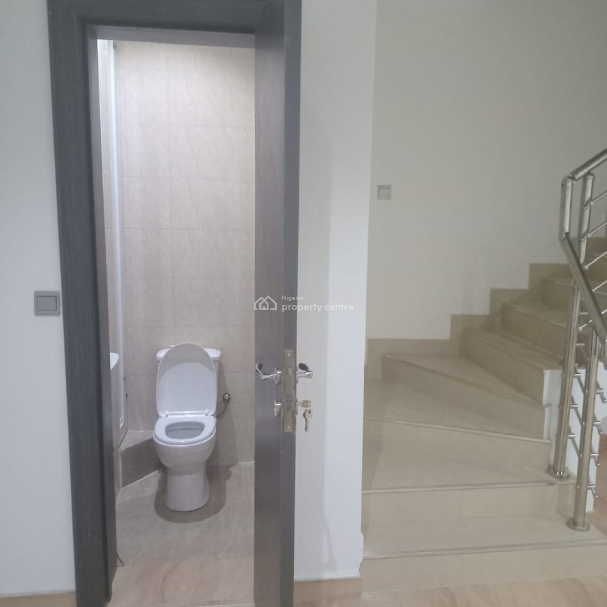 3 Bedroom Flat Apartment, Surulere, Lagos, Flat / Apartment for Sale
