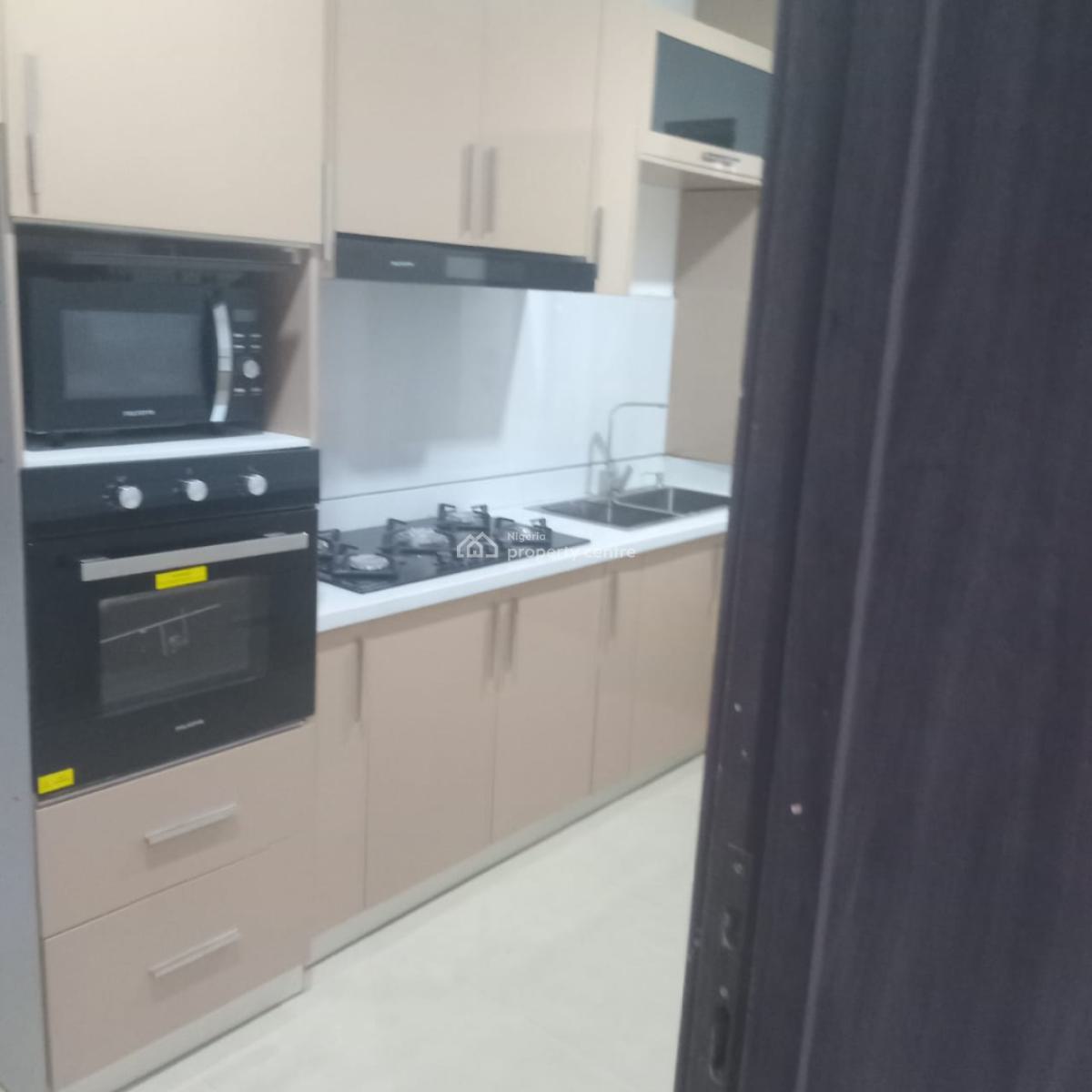 3 Bedroom Flat Apartment, Surulere, Lagos, Flat / Apartment for Sale