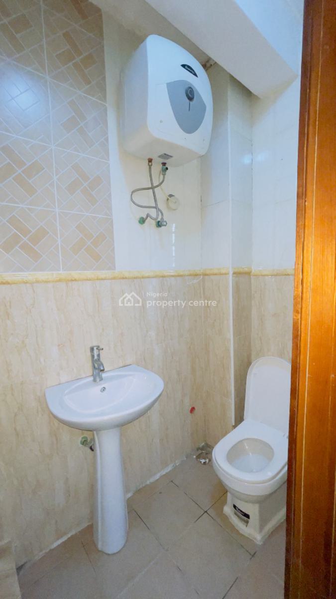 Well Renovated Self Serviced 3bedroom Flat with a Room Bq, Dele Adedeji, Lekki Phase 1, Lekki, Lagos, Flat / Apartment for Rent