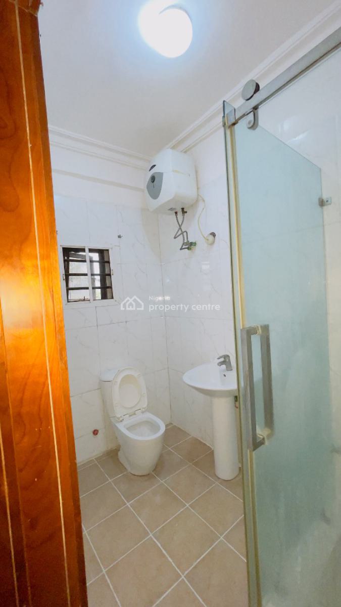Well Renovated Self Serviced 3bedroom Flat with a Room Bq, Dele Adedeji, Lekki Phase 1, Lekki, Lagos, Flat / Apartment for Rent
