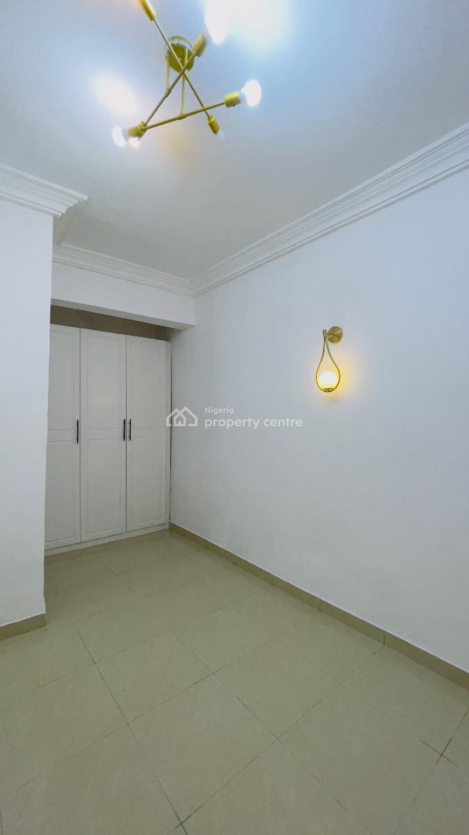 Newly Renovated Two Bedroom Flat with a Room Bq, Dele Adedeji, Lekki Phase 1, Lekki, Lagos, Flat / Apartment for Rent