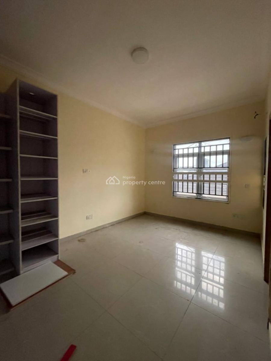Serviced 3 Bedroom Penthouse with Bq in a Secured Estate, Chevron, Lekki, Lagos, Flat / Apartment for Rent
