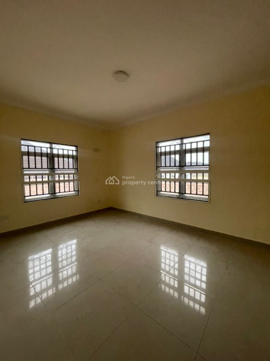 Serviced 3 Bedroom Penthouse with Bq in a Secured Estate, Chevron, Lekki, Lagos, Flat / Apartment for Rent