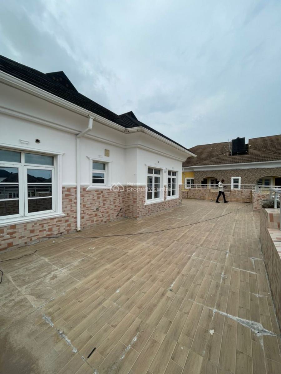 Serviced 3 Bedroom Penthouse with Bq in a Secured Estate, Chevron, Lekki, Lagos, Flat / Apartment for Rent