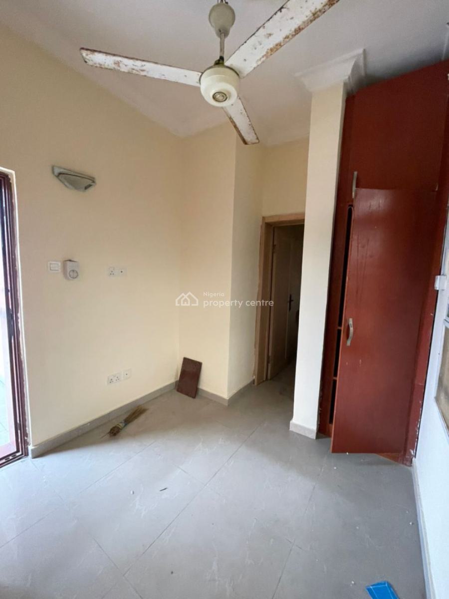 Serviced 3 Bedroom Penthouse with Bq in a Secured Estate, Chevron, Lekki, Lagos, Flat / Apartment for Rent