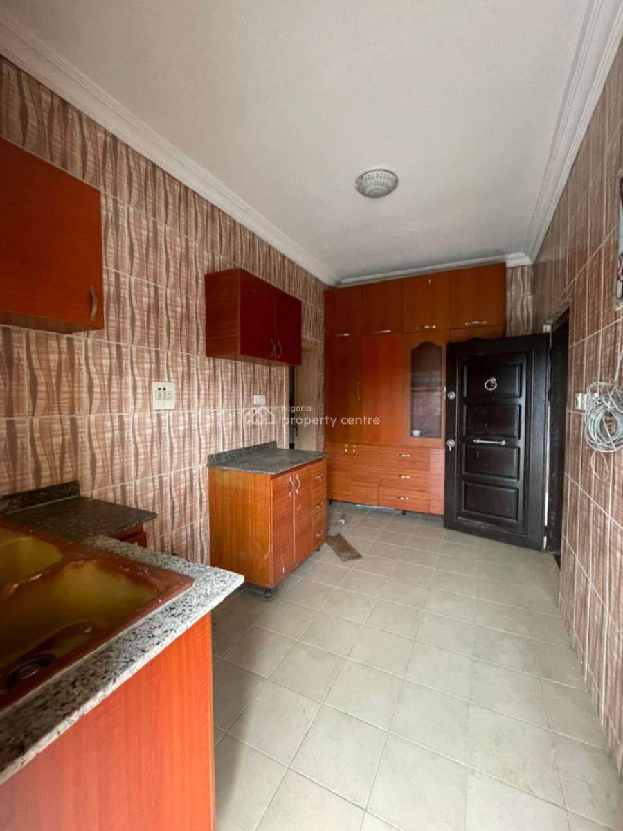 Serviced 3 Bedroom Penthouse with Bq in a Secured Estate, Chevron, Lekki, Lagos, Flat / Apartment for Rent