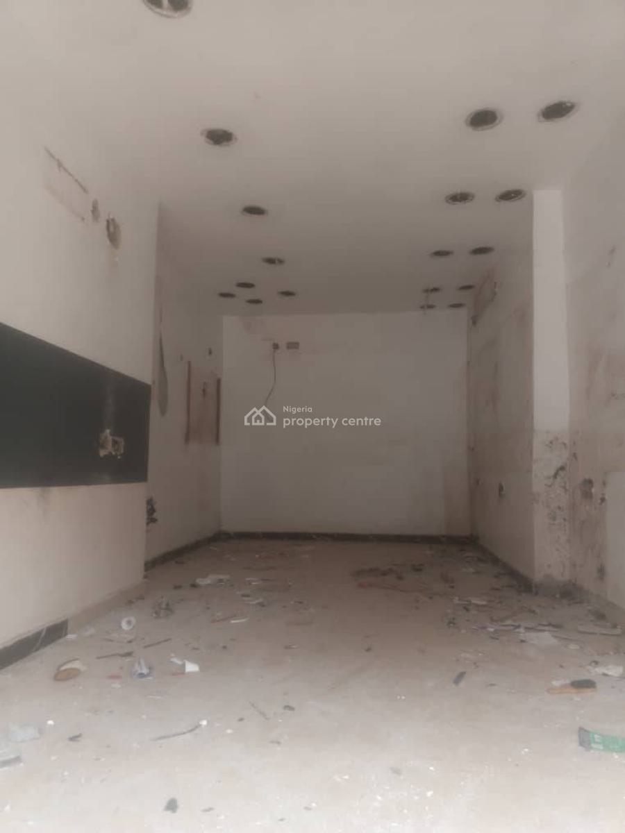 Spacious Shop for Let in Agege, Peru Akilo Agege, Agege, Lagos, Flat / Apartment for Rent