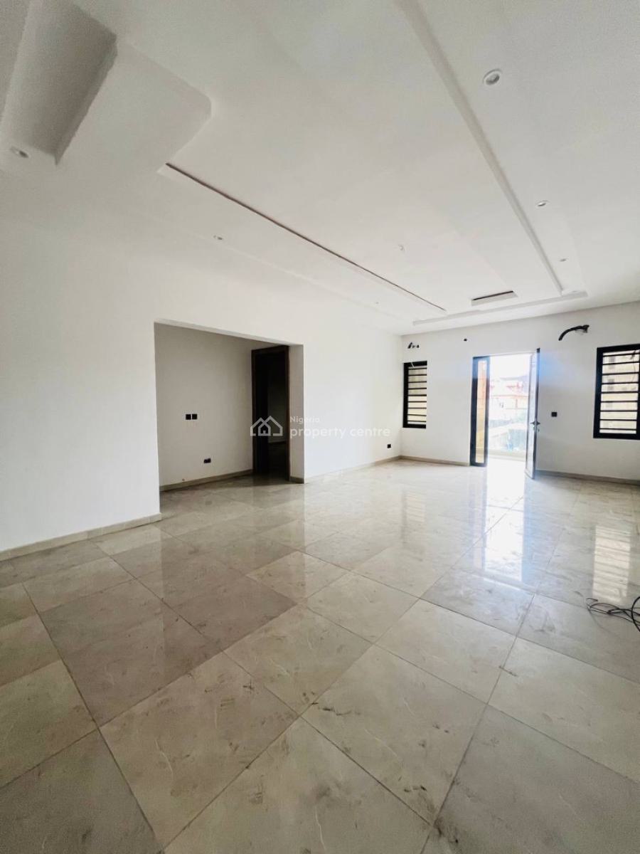 1 Bedroom Apartment, in a Gated and Secured Estate, Lekki Phase 1, Lekki, Lagos, Block of Flats for Sale