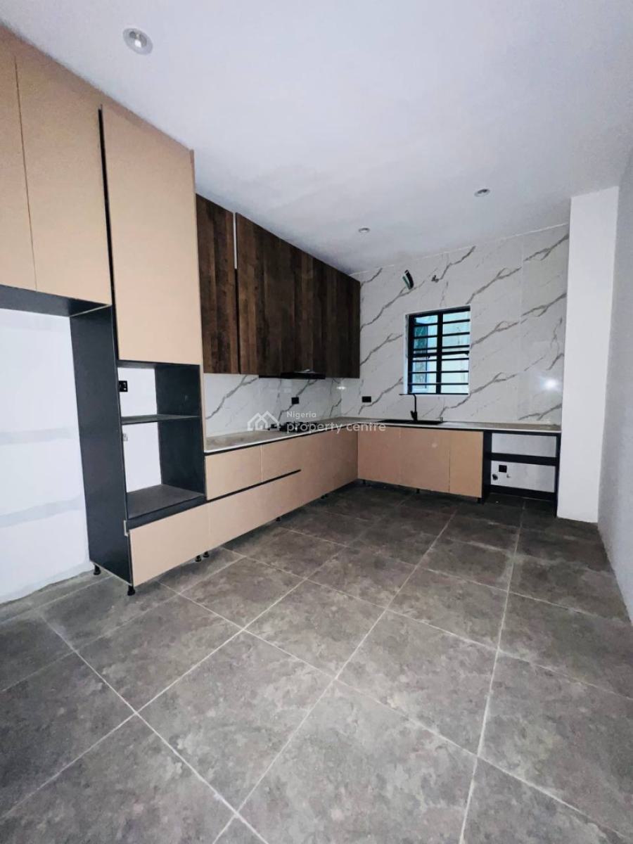 1 Bedroom Apartment, in a Gated and Secured Estate, Lekki Phase 1, Lekki, Lagos, Block of Flats for Sale