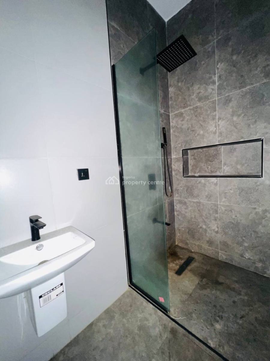1 Bedroom Apartment, in a Gated and Secured Estate, Lekki Phase 1, Lekki, Lagos, Block of Flats for Sale