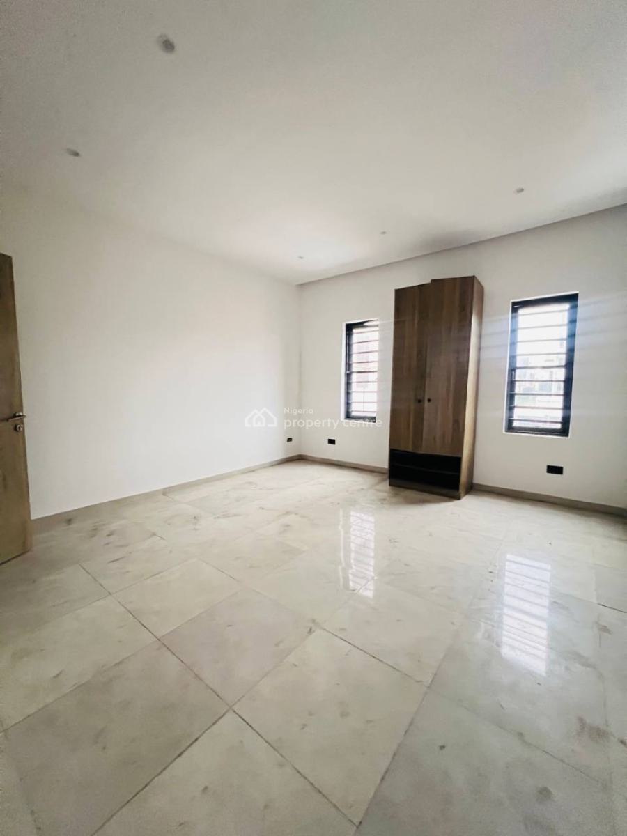 1 Bedroom Apartment, in a Gated and Secured Estate, Lekki Phase 1, Lekki, Lagos, Block of Flats for Sale