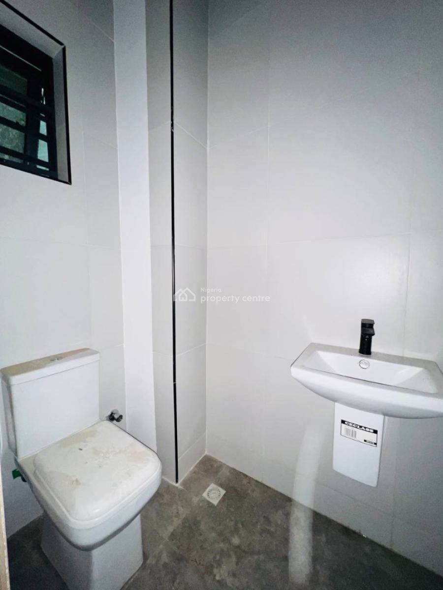 1 Bedroom Apartment, in a Gated and Secured Estate, Lekki Phase 1, Lekki, Lagos, Block of Flats for Sale