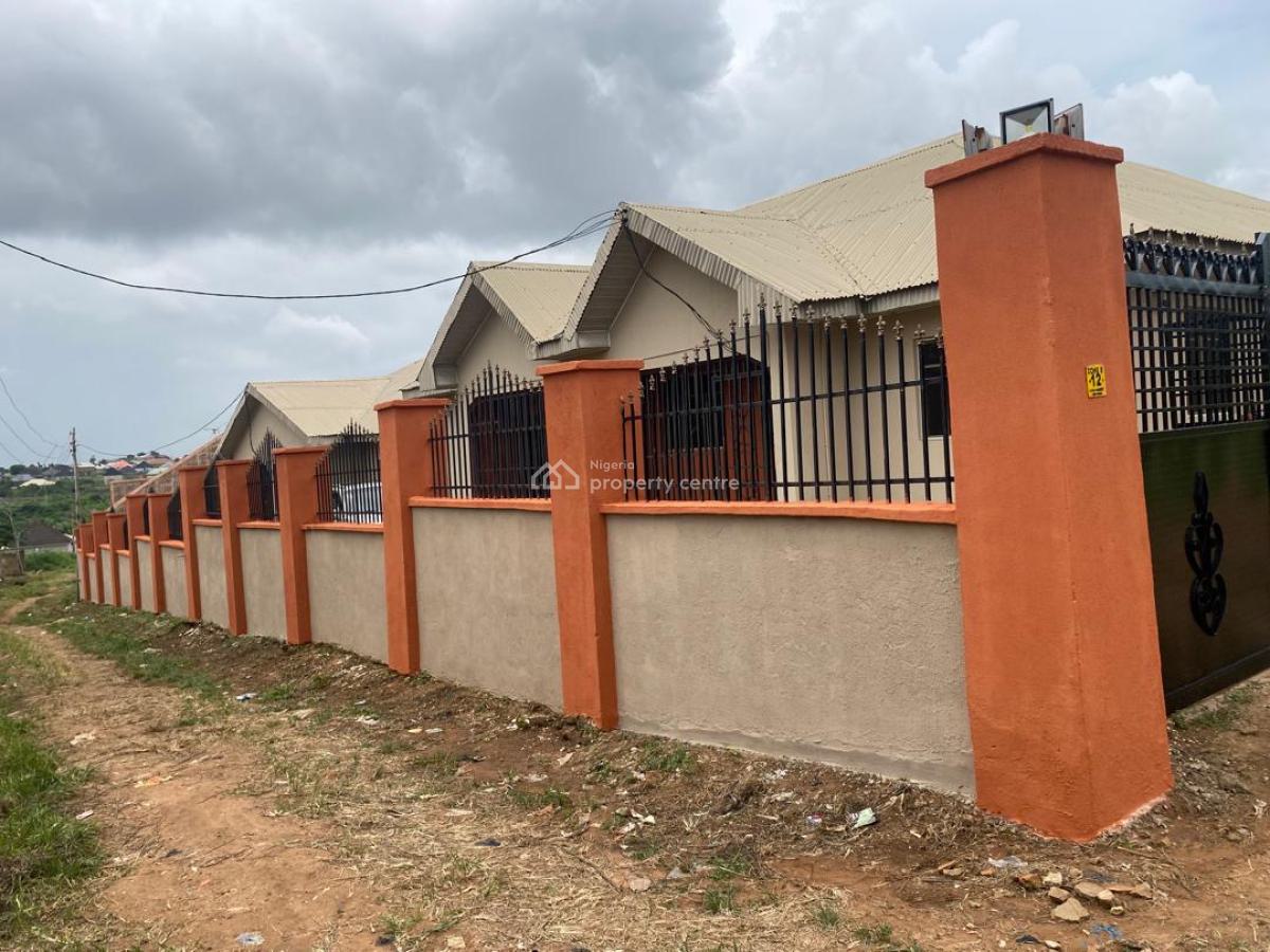 7 Units of a Room & Parlor Self Contained at Arapaja Odo Ona Kekere Ib, Arapaja Area Odo -ona Kekere Ibadan, Oluyole, Oyo, Detached Bungalow for Sale
