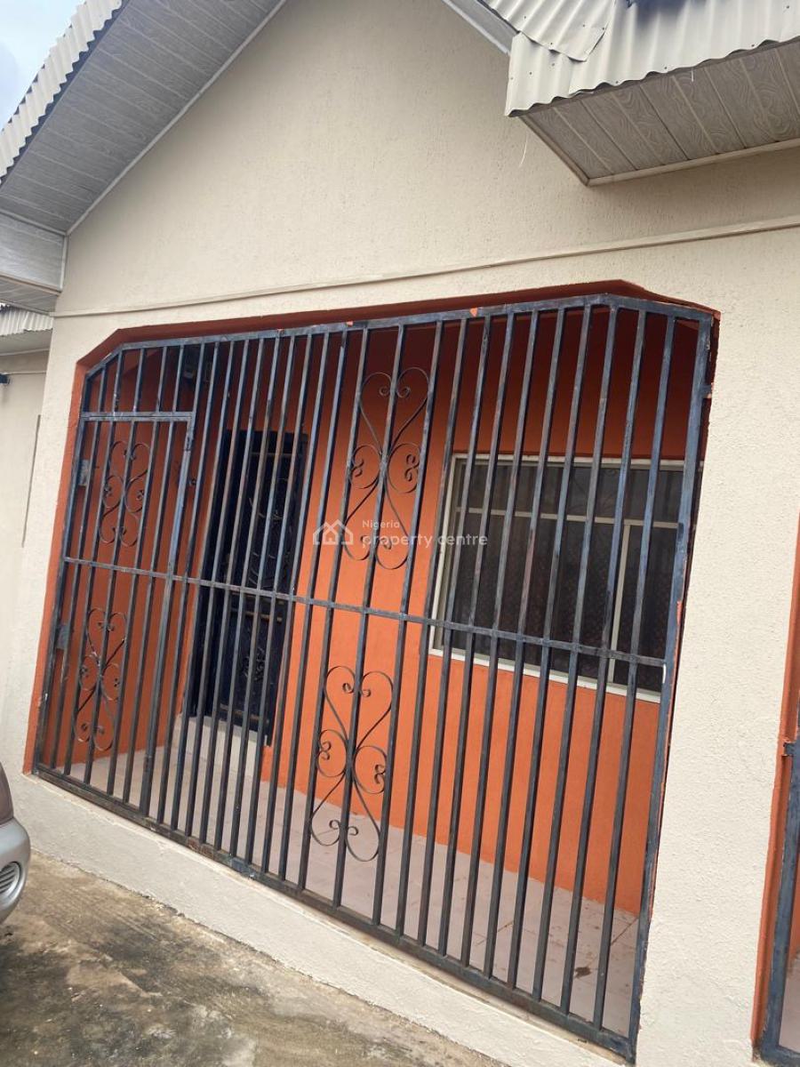 7 Units of a Room & Parlor Self Contained at Arapaja Odo Ona Kekere Ib, Arapaja Area Odo -ona Kekere Ibadan, Oluyole, Oyo, Detached Bungalow for Sale