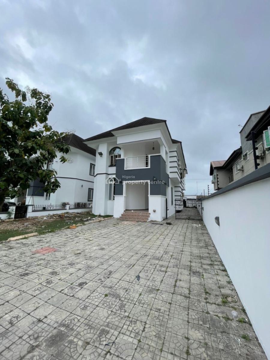 Well Maintained, Tastefully Finished, Five Bedroom Duplex, Pinnock Beach Estate, Osapa, Lekki, Lagos, Semi-detached Duplex for Rent