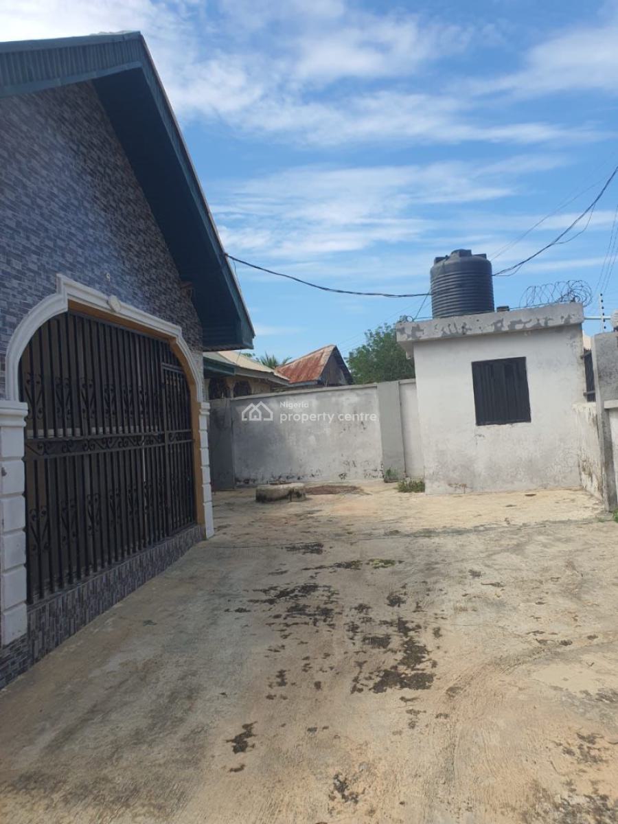 3 Bedrooms Bungalow, New Land Elebu Area Off Akala Express, Oluyole, Oyo, Detached Bungalow for Sale