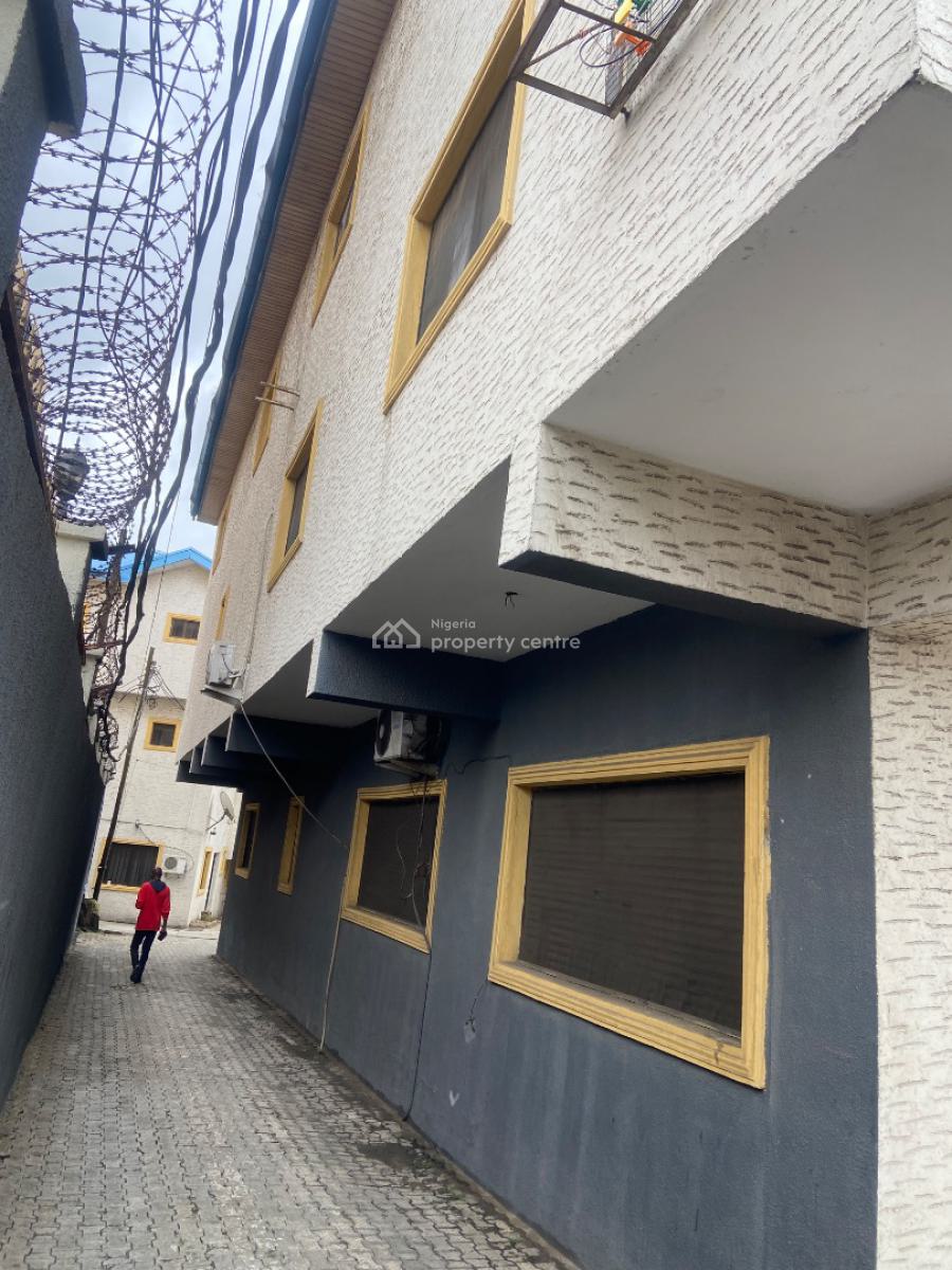 Two Bedroom En-suite Flat with Visitors Toilet, Abbi Street, Mende, Maryland, Lagos, Flat / Apartment for Rent