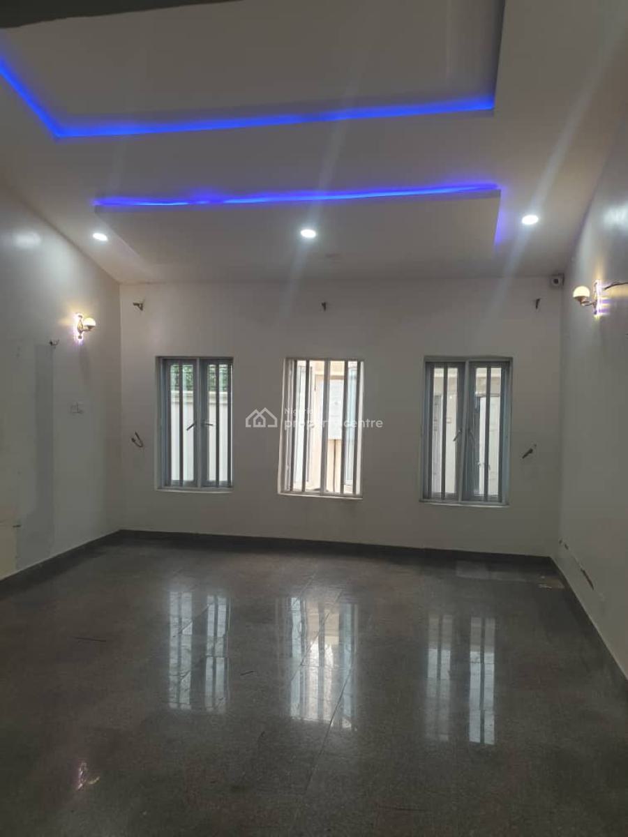 Lovely and Spacious 4 Bedroom Detached, Gra Phase 2, Magodo, Lagos, Semi-detached Duplex for Rent
