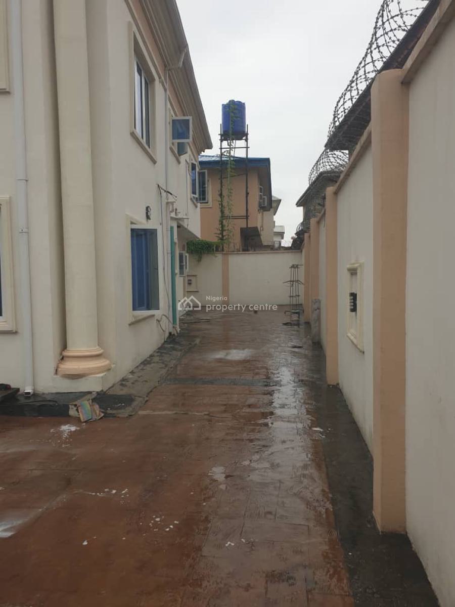 Lovely and Spacious 4 Bedroom Detached, Gra Phase 2, Magodo, Lagos, Semi-detached Duplex for Rent