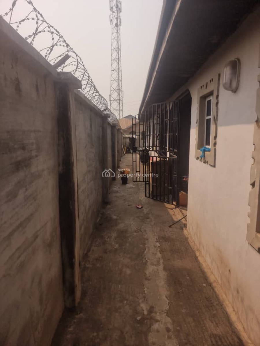 Twins  Bungalows at Odeku Liberty Academy Off Akala Express Ibadan, Odeku Area Liberty’ Academy Off Akala Express Ibadan, Oluyole, Oyo, Detached Bungalow for Sale