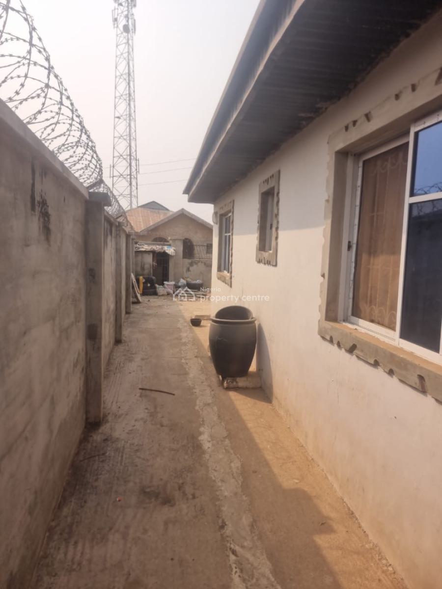 Twins  Bungalows at Odeku Liberty Academy Off Akala Express Ibadan, Odeku Area Liberty’ Academy Off Akala Express Ibadan, Oluyole, Oyo, Detached Bungalow for Sale