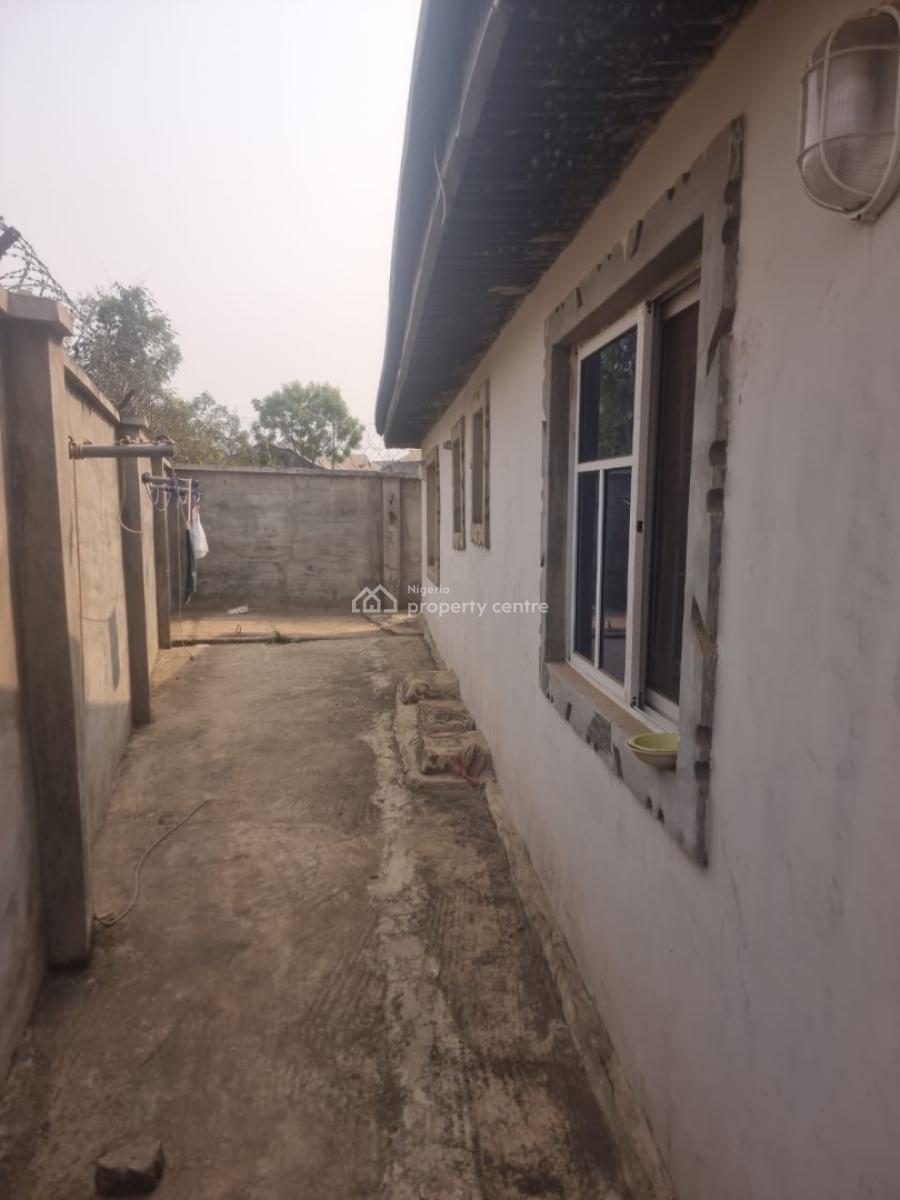 Twins  Bungalows at Odeku Liberty Academy Off Akala Express Ibadan, Odeku Area Liberty’ Academy Off Akala Express Ibadan, Oluyole, Oyo, Detached Bungalow for Sale