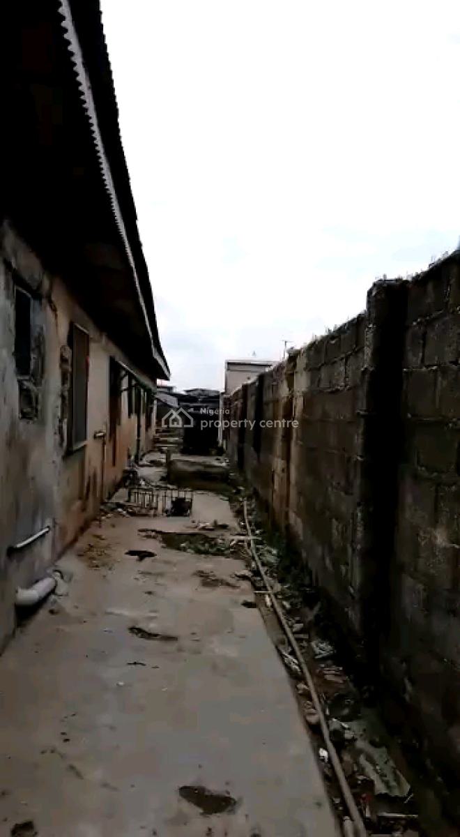 a 4nos of 2bedroom Flat on a Full Plot of Land, Bariga, Shomolu, Lagos, Flat / Apartment for Sale